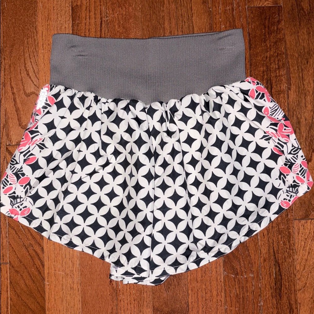 Free People Movement Carpe Diem Geo Printed High Waisted Shorts Size Small NWOT - Picture 5 of 7